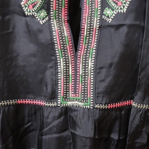 Pure DKNY Short Sleeve Colorful Embroidered Top Medium Rayon Chic Playful - Picture 6 of 15